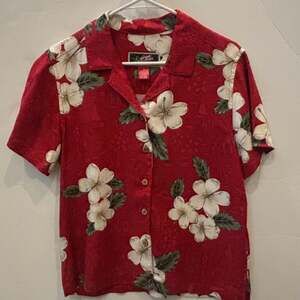 La Cabana Red Floral Hibiscus Print Rayon Short Sleeve Shirt Size M